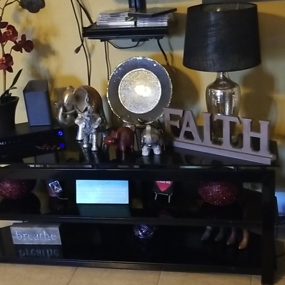 TV Console - Picture 3 of 3